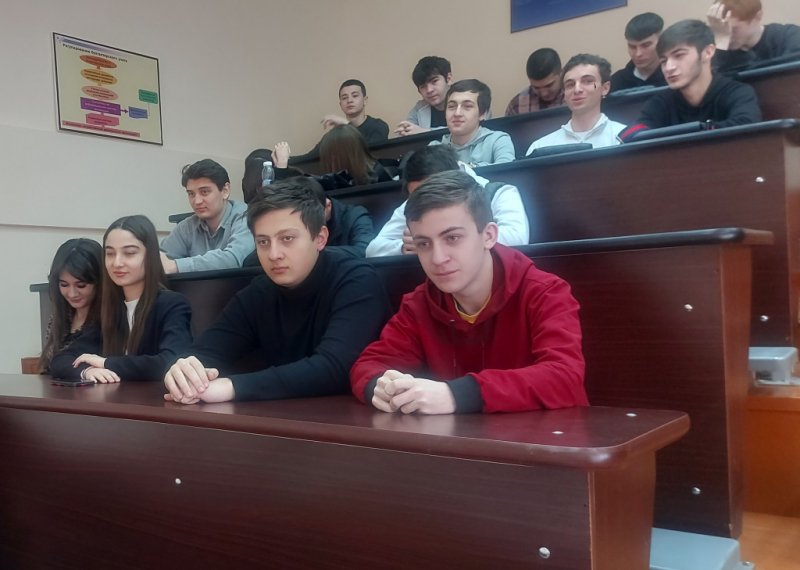 В г. Нальчике сотрудники полиции проводят лекции для студентов по вопросам противодействия экстремизму в молодежной среде
